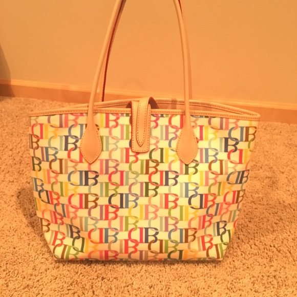 Dooney & Bourke Tote. Excellent Condition - Picture 4 of 5